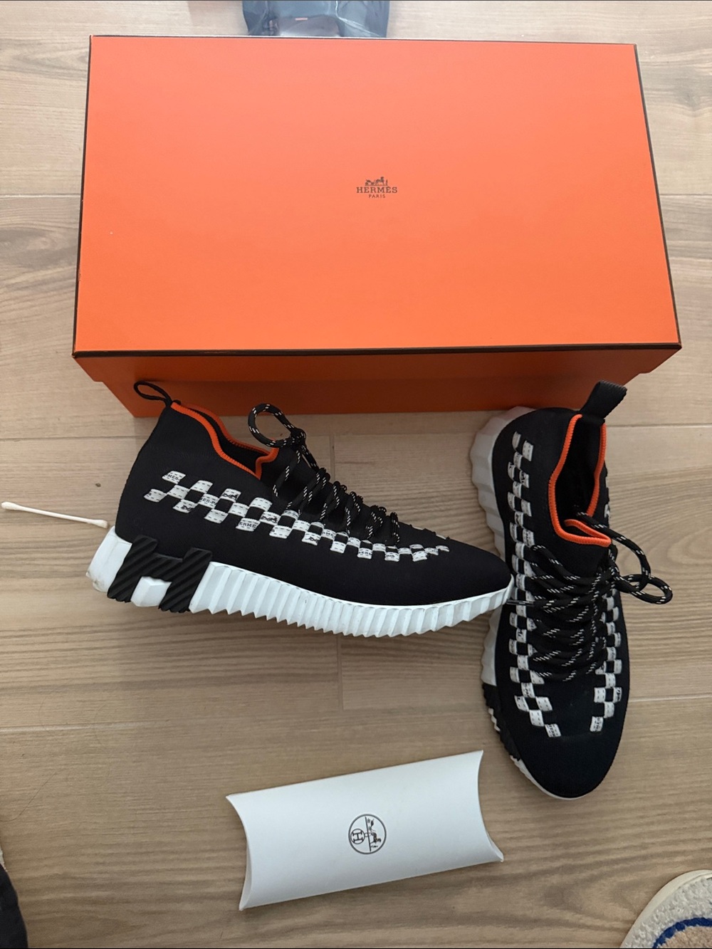 Hermes women sneaker